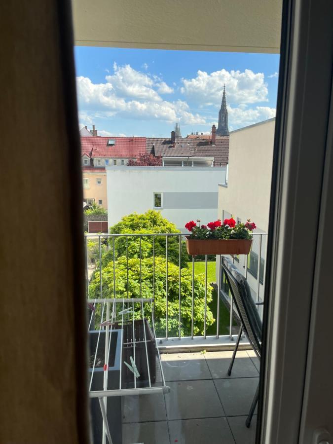 Schoenes Zimmer In Zentraler Lage Ulm Exterior foto